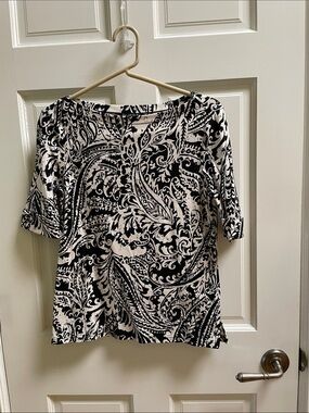 Lauren Ralph Lauren Cream and Black
print Boat Neck Top w/Slits on the Side PM/M